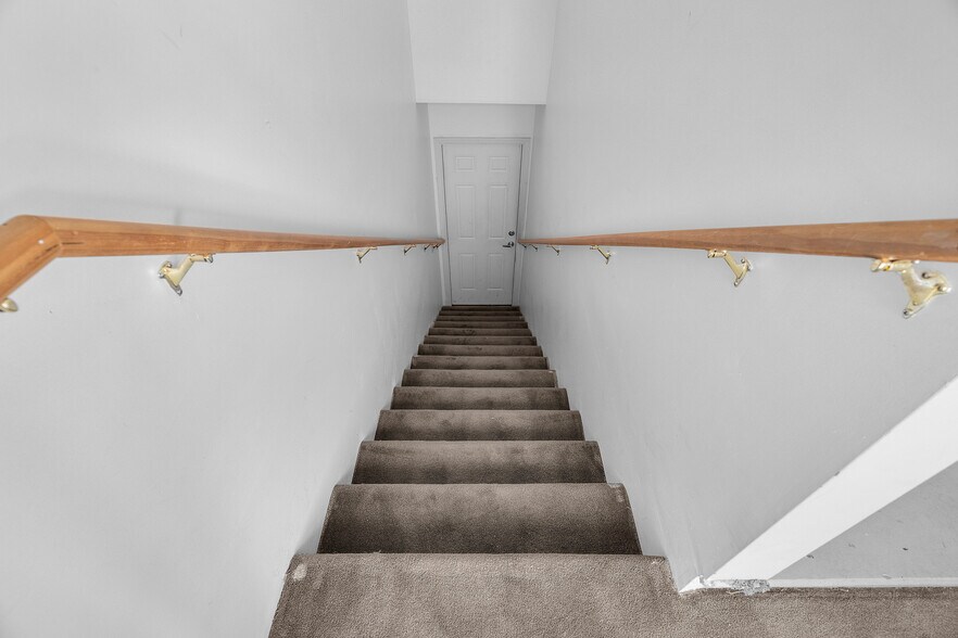 More Photos Of 2420 4th Ave S, Minneapolis Apartments For Sale