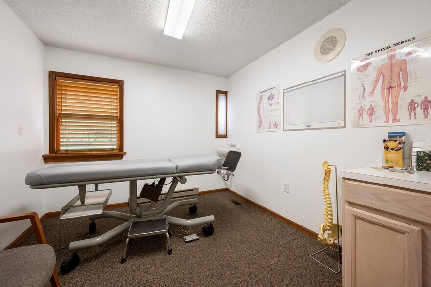 More Photos Of 290 Church St, Saratoga Springs Office For Sale
