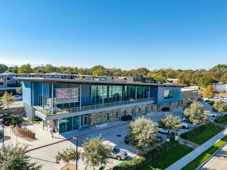 More Photos Of 4801 West Fwy, Fort Worth Veterinarian Kennel For Sale