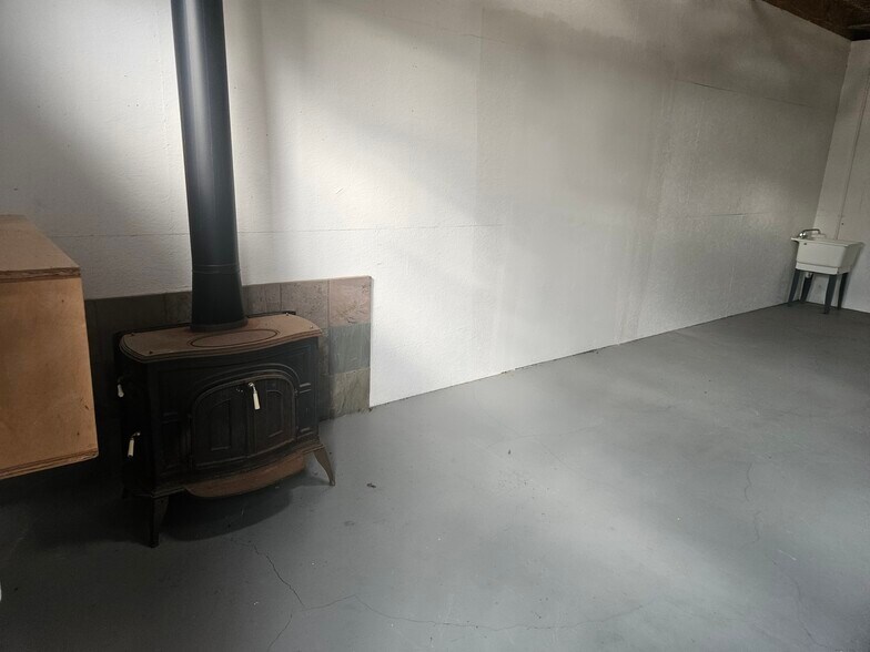 More Photos Of 201 Meadowlark Ln, Sonoma Industrial For Lease