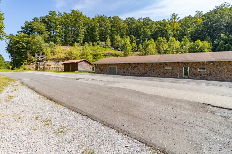 More Photos Of 90 Stonecoal Rd, Horner Freestanding For Lease