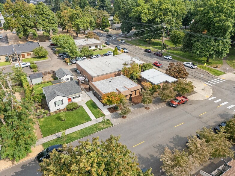 More Photos Of 310 NW 3rd Ave, Canby Office For Lease