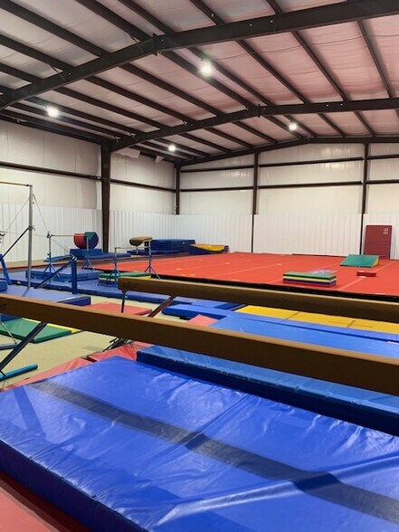 More Photos Of 2710 Main St, Ingleside Flex For Sale