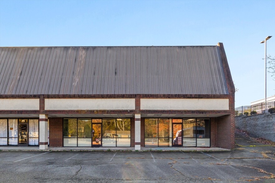 More Photos Of 4954 Hwy 49 hwy, Harrisburg General Retail For Sale
