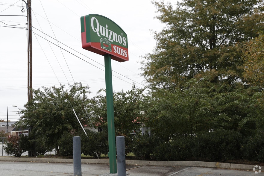 More Photos Of 98 Southport Rd, Spartanburg Restaurant For Lease