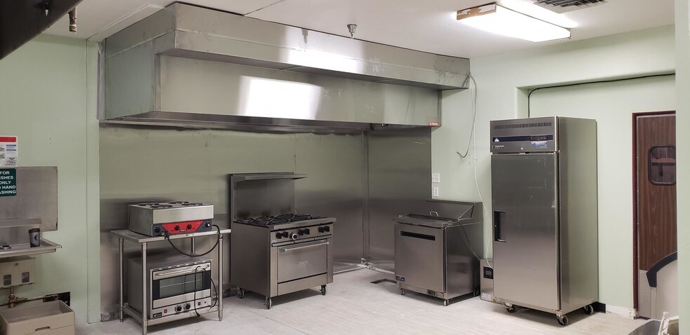 More Photos Of 220 W Goodwin St, Prescott Storefront For Lease