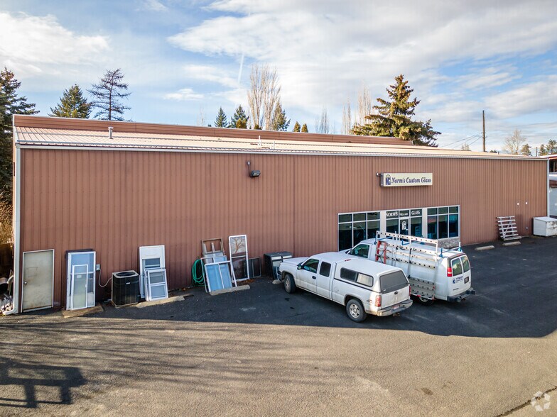Primary Photo Of 621 N Main St, Moscow Distribution For Sale