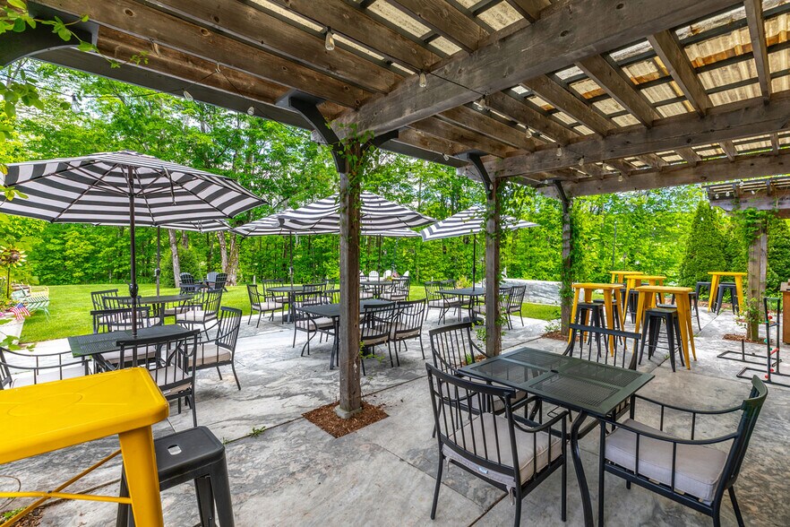 More Photos Of 305 Main St, Peru Restaurant For Sale