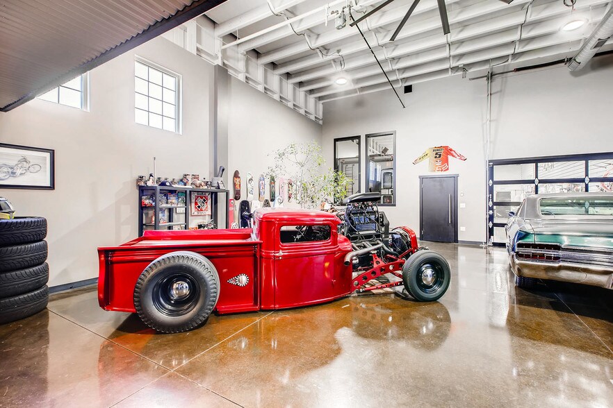 More Photos Of 9337 Commerce Center St, Highlands Ranch Showroom For Sale