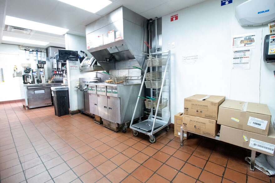 More Photos Of 504 W Vine St, Kissimmee Restaurant For Sale