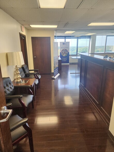 More Photos Of 6263 Poplar Ave, Memphis Office Residential For Lease