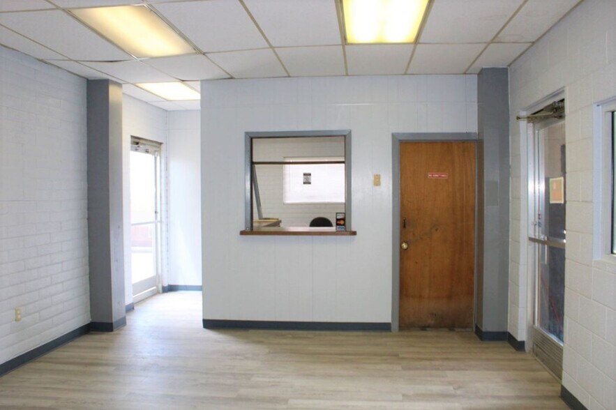 More Photos Of 2401 W Hornbeck Blvd, Fort Stockton Carwash For Sale