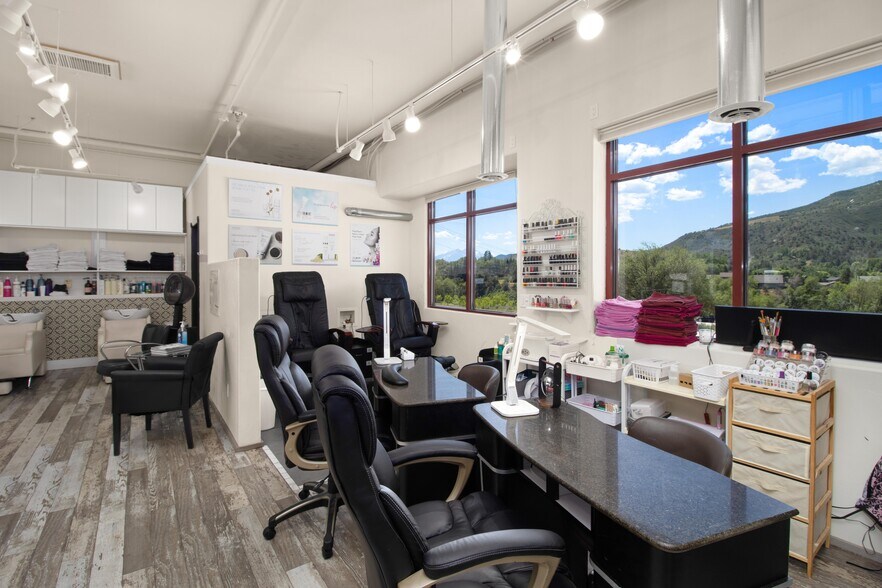 More Photos Of 2550 Highway 82, Glenwood Springs Showroom For Sale