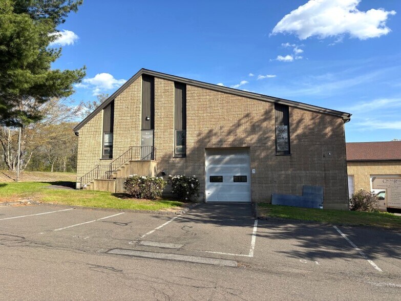 More Photos Of 91 Willenbrock Rd, Oxford Flex For Sale