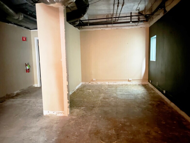 More Photos Of 1875 Lombard St, San Francisco Storefront Retail Office For Lease