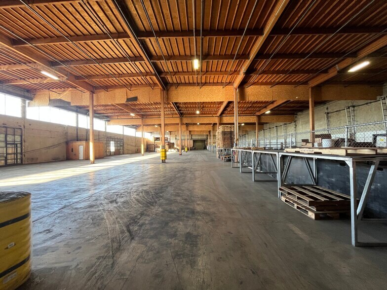 More Photos Of 1370 Port Dr, Clarkston Distribution For Lease