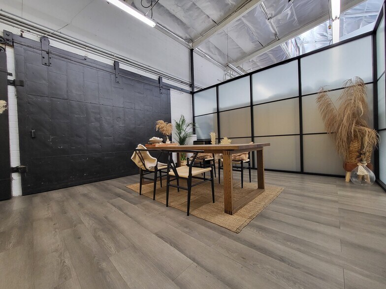 More Photos Of 219 E 32nd St, Los Angeles Warehouse For Lease