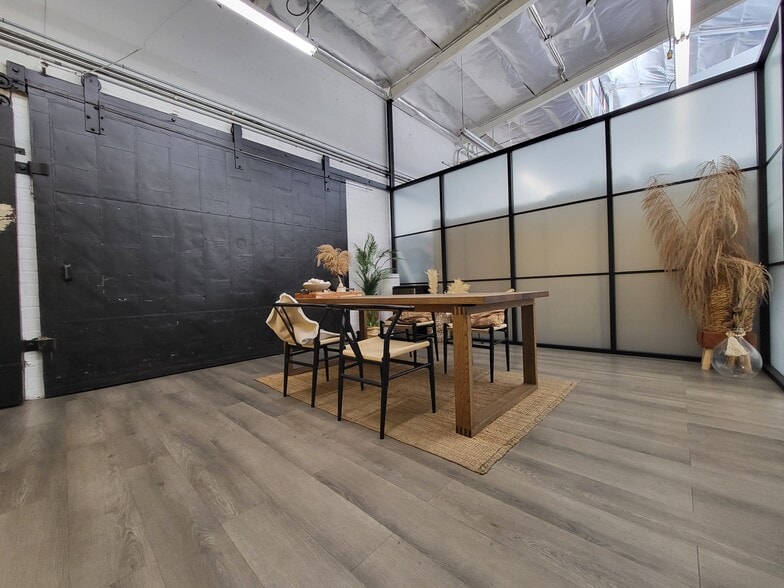 More Photos Of 219 E 32nd St, Los Angeles Warehouse For Lease