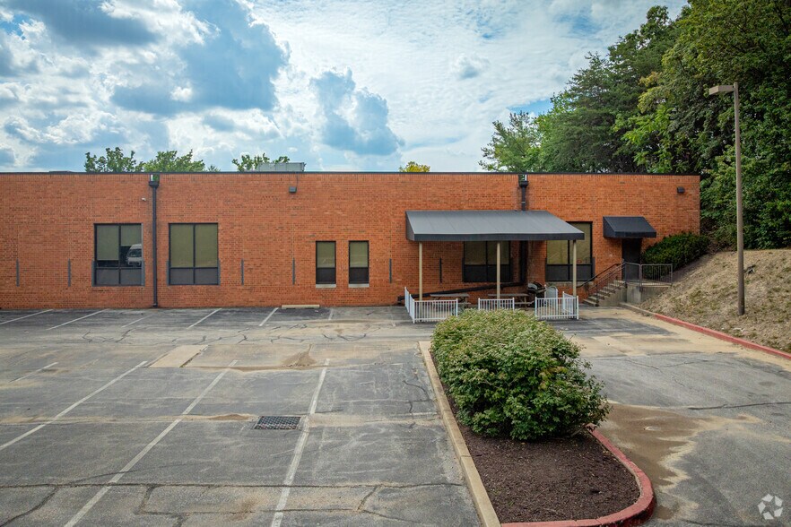More Photos Of 8530 Corridor Rd, Jessup Flex For Lease