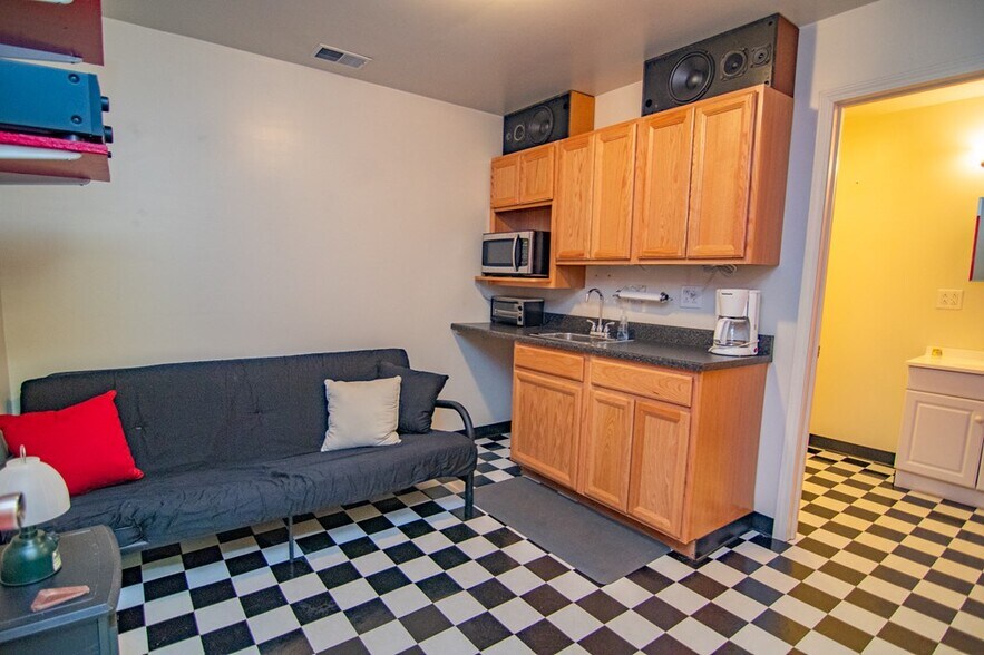 More Photos Of 1260 Dixons Run Rd, Triadelphia Warehouse For Sale