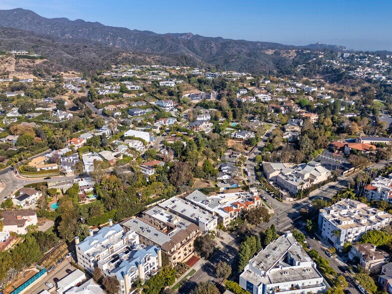 More Photos Of 16117 W Sunset Blvd, Pacific Palisades Apartments For Sale