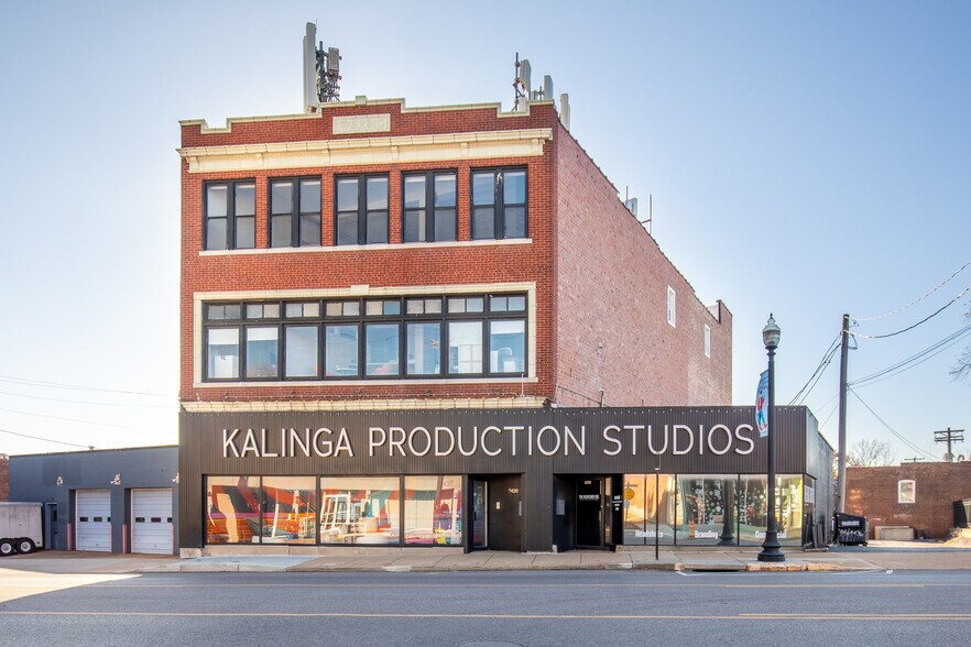 Primary Photo Of 7420 Manchester Rd, Maplewood Office Residential For Lease