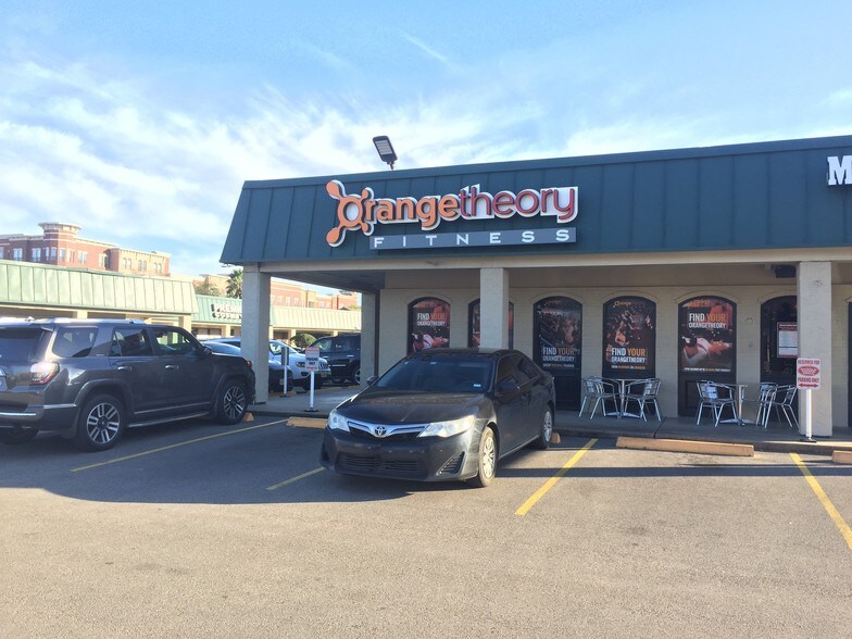 More Photos Of 6415 San Felipe St, Houston Unknown For Lease