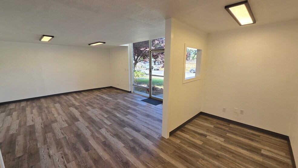 More Photos Of 38 Commerce Pl, Vacaville Light Manufacturing For Lease