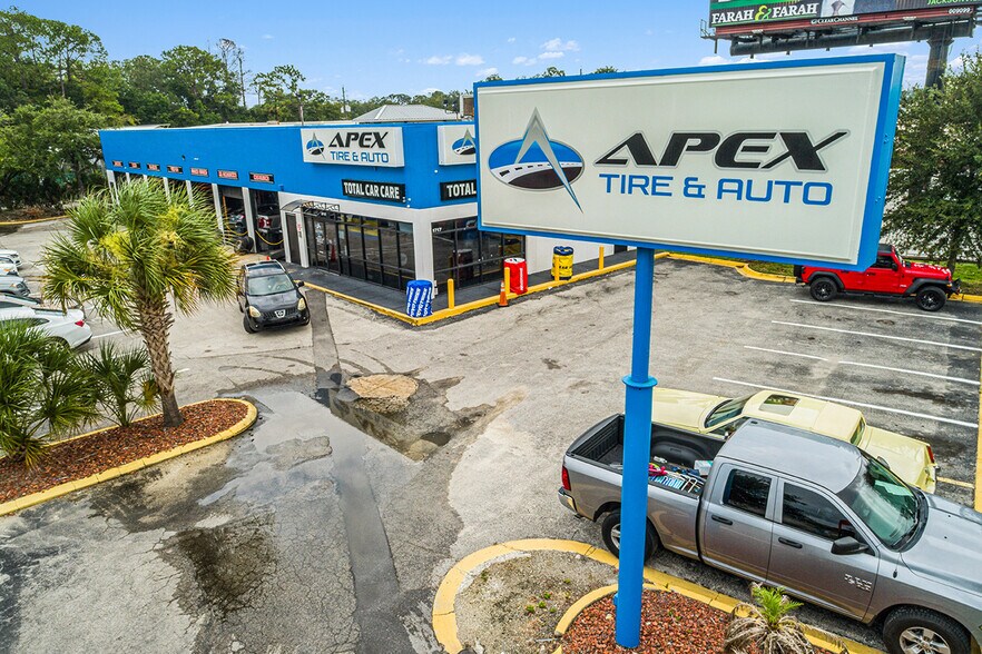 More Photos Of 5717 University Blvd W, Jacksonville Auto Repair For Sale