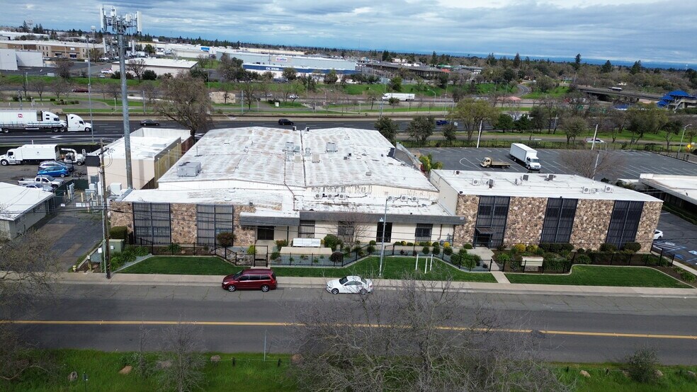 More Photos Of 3325-3327 Longview Dr, Sacramento Warehouse For Lease