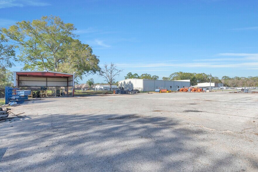 More Photos Of 200-251 Rousseau Rd rd, Youngsville Warehouse For Sale