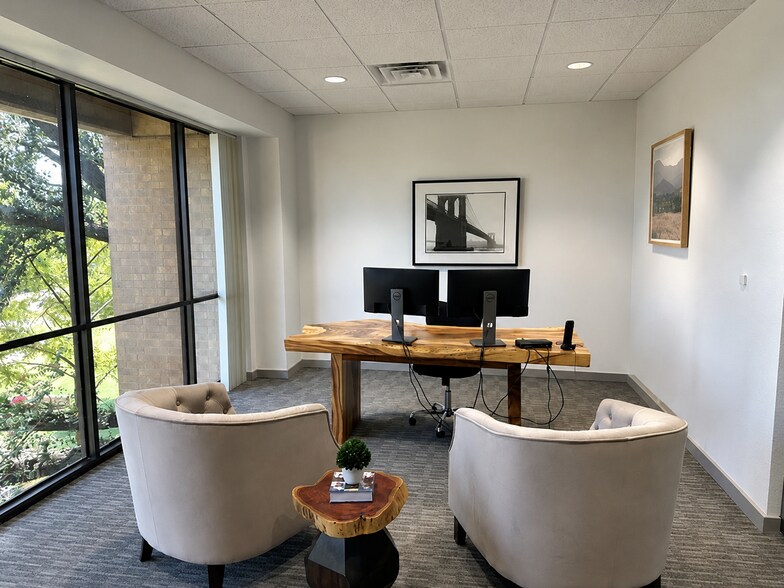 More Photos Of 8330-8350 Meadow Rd, Dallas Office For Sale