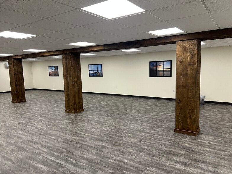 More Photos Of 1 W Main St, Clinton Storefront Retail Office For Lease