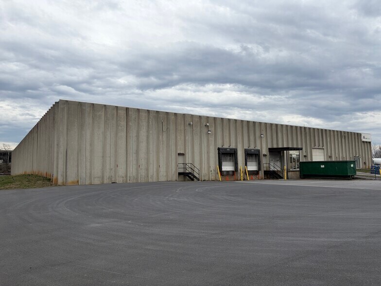 More Photos Of 177 Stine Ln, Winchester Distribution For Lease