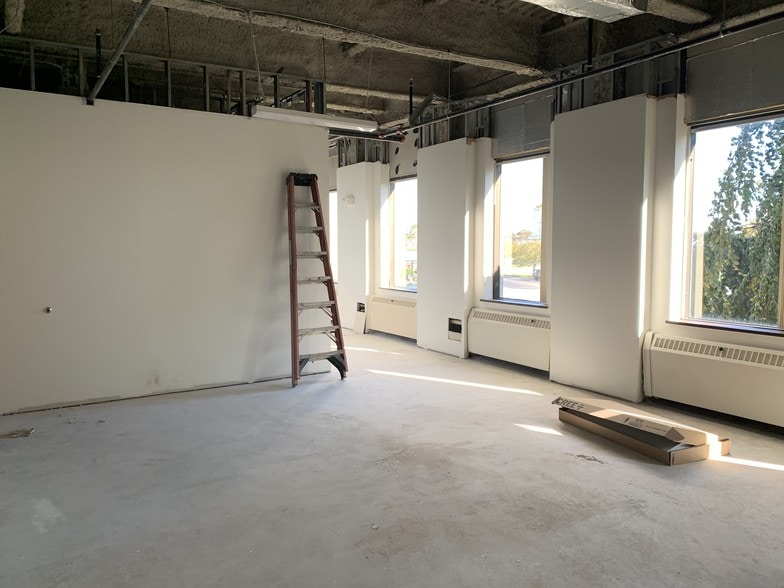 More Photos Of 4 Plaza Way, Fairhaven Bank For Lease