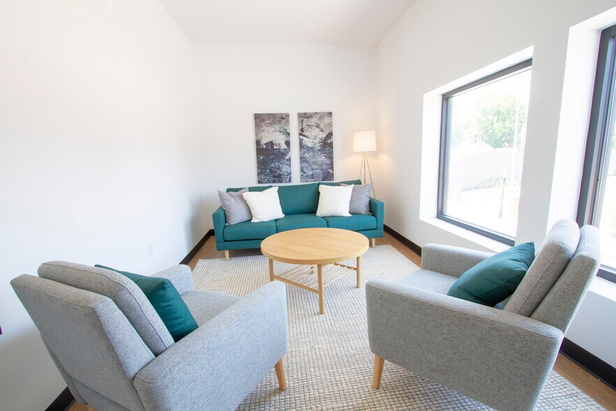 More Photos Of 325 E 31st St, Kansas City Office For Lease