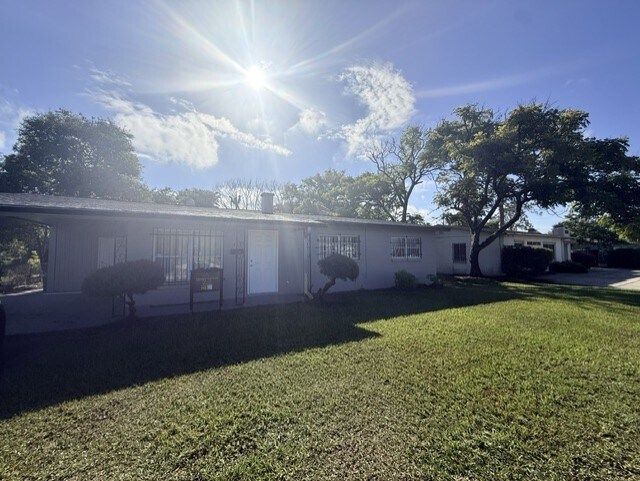 More Photos Of 905 Pine Hills Rd, Orlando Office Residential For Lease