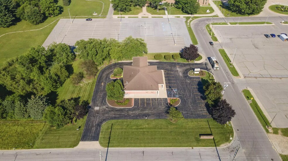 More Photos Of 201 Koomler Dr, La Porte Bank For Sale