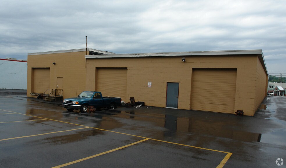 More Photos Of 2760-2770 Erie Blvd E, Syracuse Freestanding For Lease