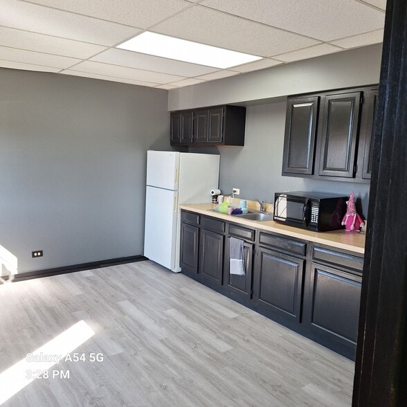 More Photos Of 3816 Grandview Ave, Gurnee Warehouse For Sale
