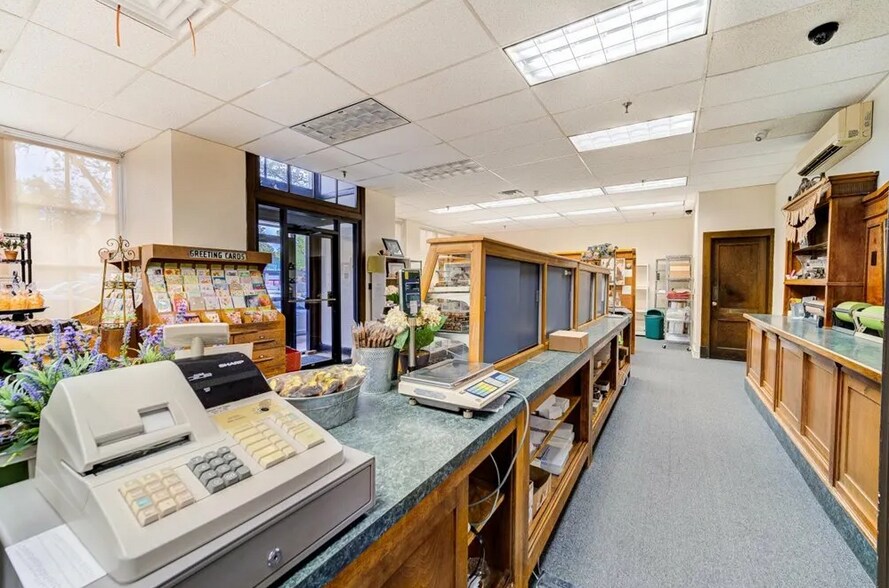 More Photos Of 269 Main St, Beacon Storefront For Sale