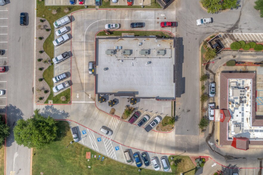 More Photos Of 6995 S Broadway Ave, Tyler Restaurant For Lease