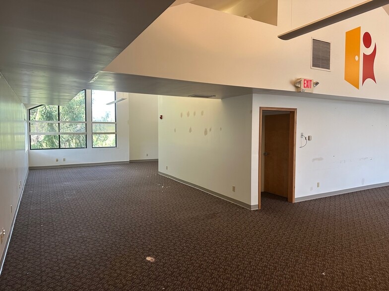 More Photos Of 5720 Avery Rd, Dublin Office For Sale