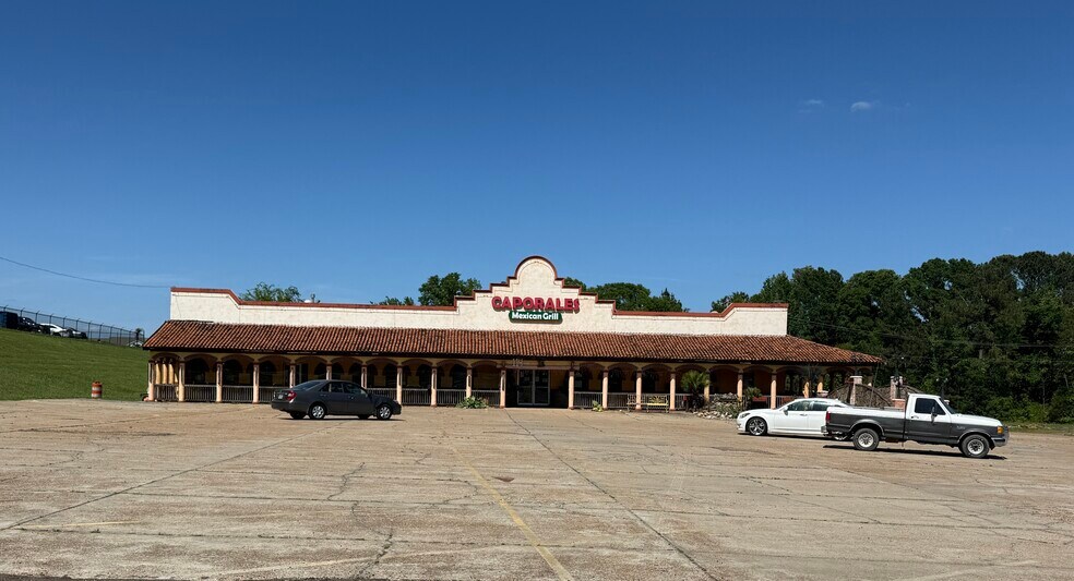 More Photos Of 114 Holiday Ln, Byram Warehouse For Lease