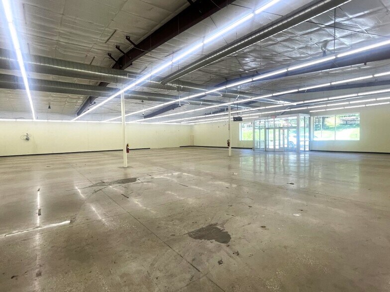 More Photos Of 6731 Highway 7 S, Topmost Freestanding For Sale