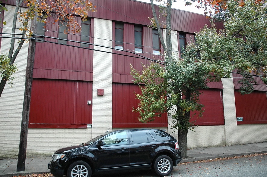 More Photos Of 10-30 Pearl St, Long Branch Warehouse For Lease
