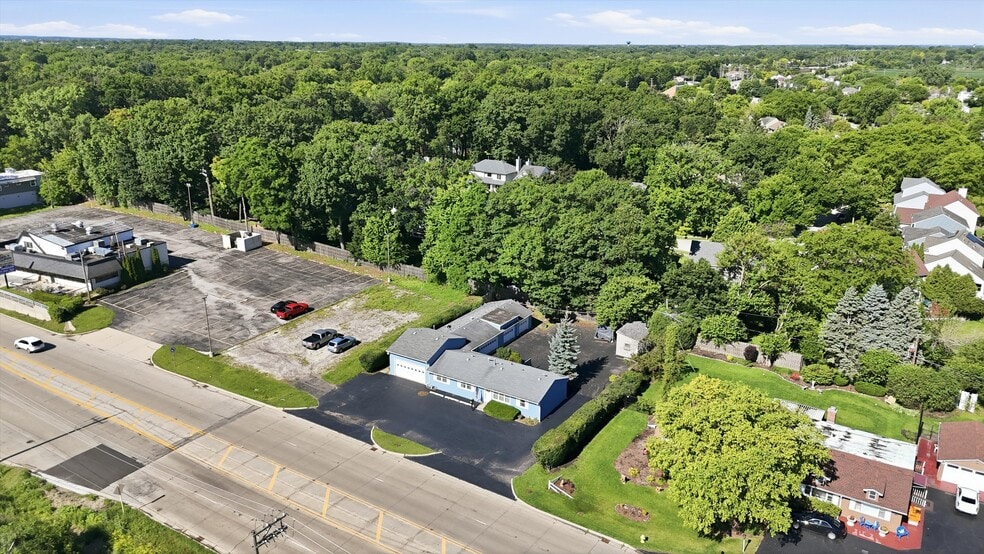 More Photos Of 34112 N Barron Blvd, Grayslake Flex For Sale