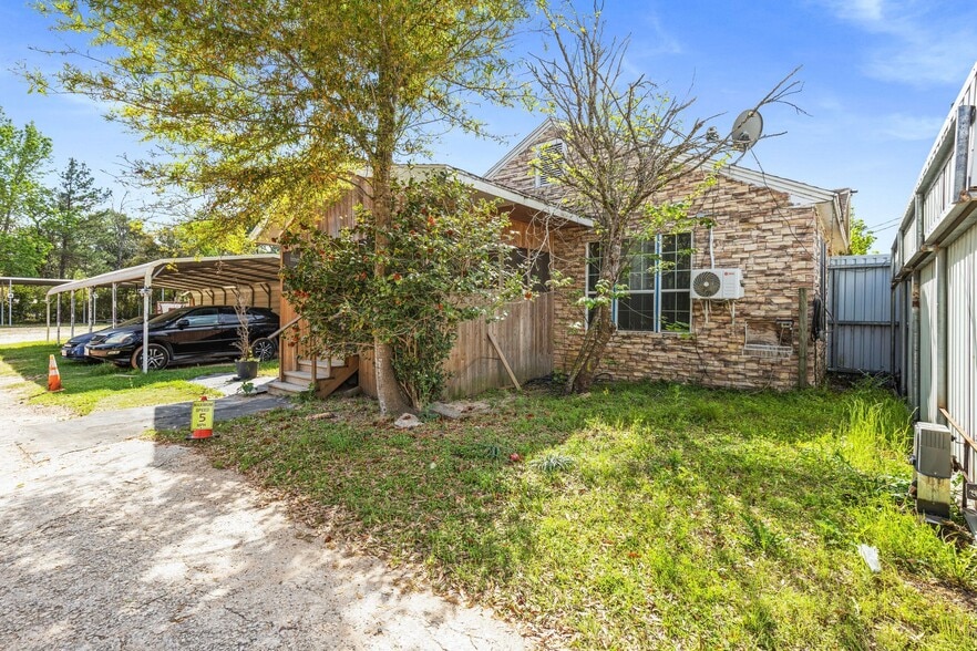 More Photos Of 22380 Highway 105, Cleveland Light Distribution For Sale