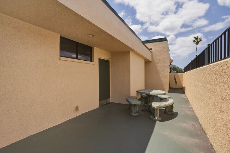 More Photos Of 1610 N Myrtle Ave, Clearwater Office For Sale