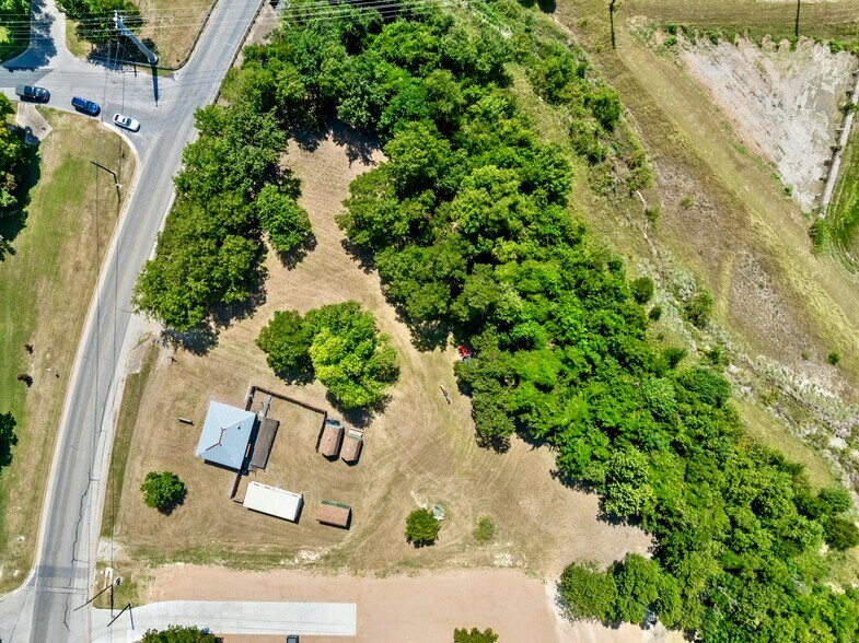 More Photos Of 303 W Broade St, Leander Land For Sale